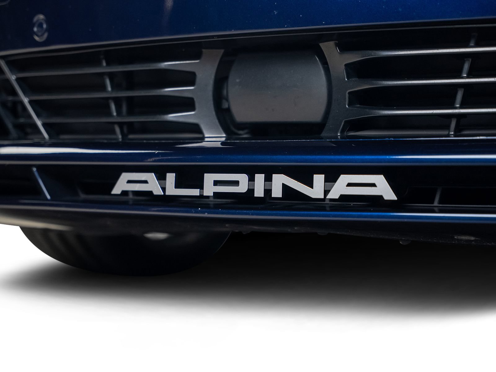 Used 2022 BMW ALPINA B7 xDrive AWD/4WD image 6