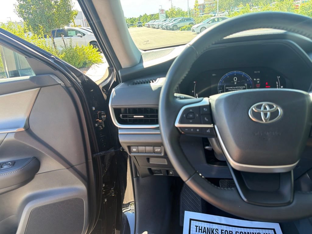 Used 2025 Toyota Grand Highlander AWD image 24