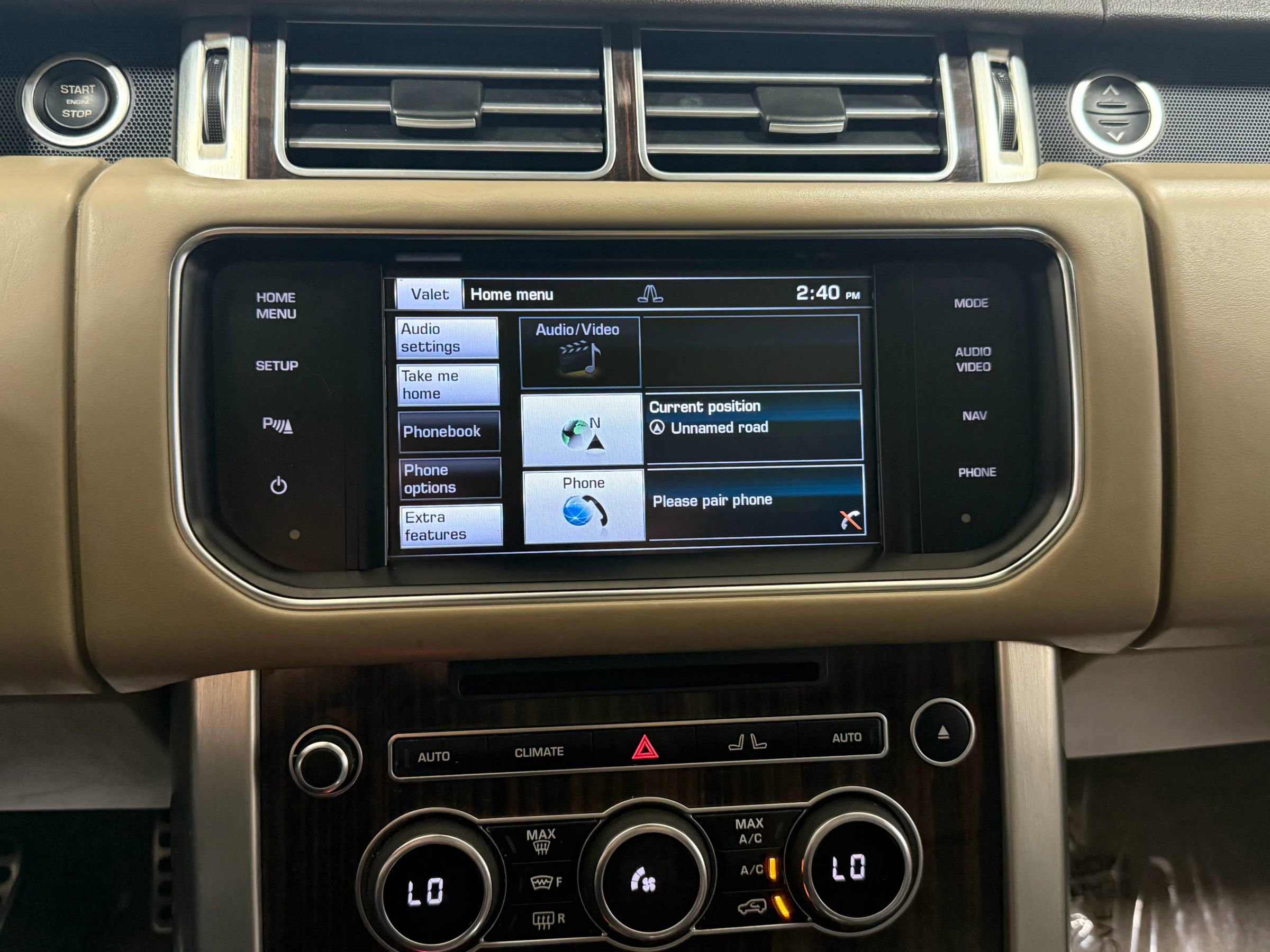 Used 2014 Land Rover Range Rover Supercharged image 18