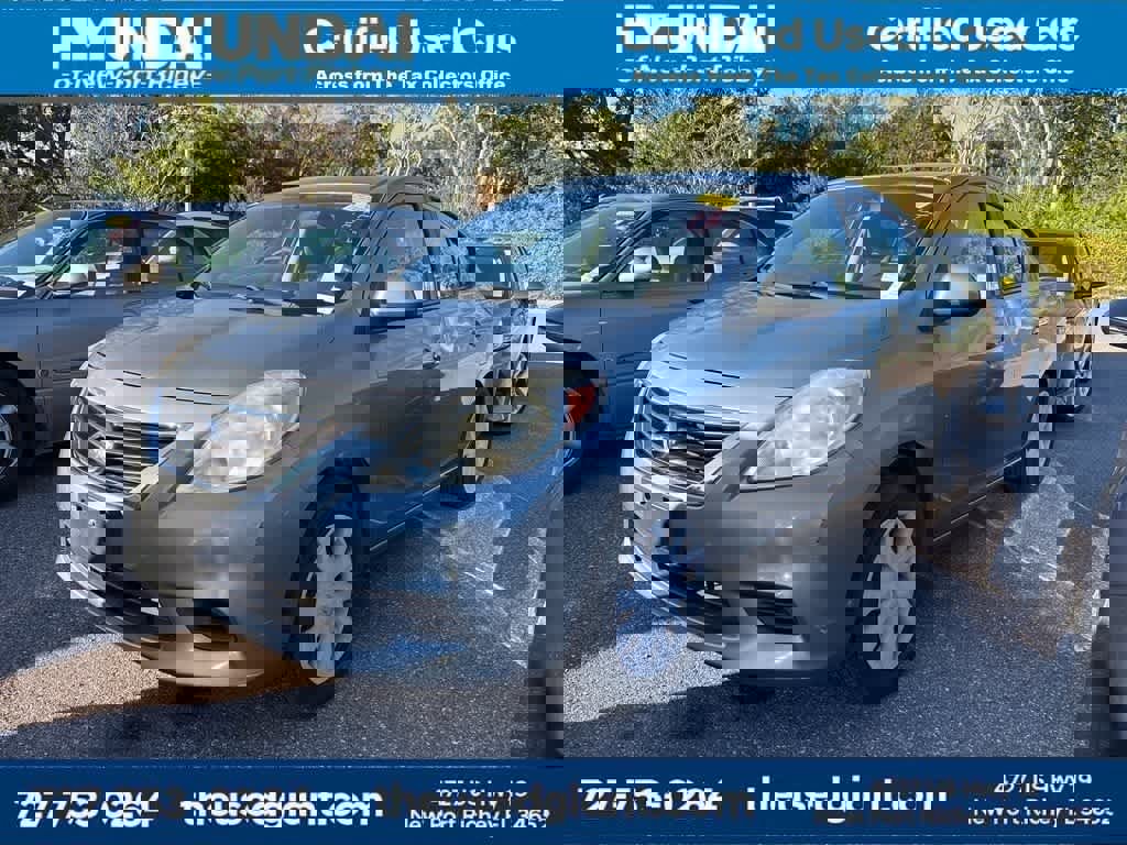 Used 2014 Nissan Versa SV