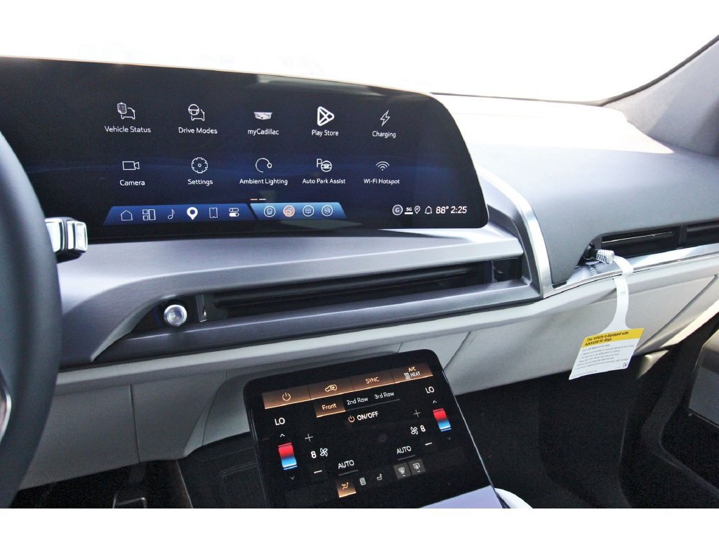 New 2027 Cadillac Vistiq Luxury AWD/4WD image 17