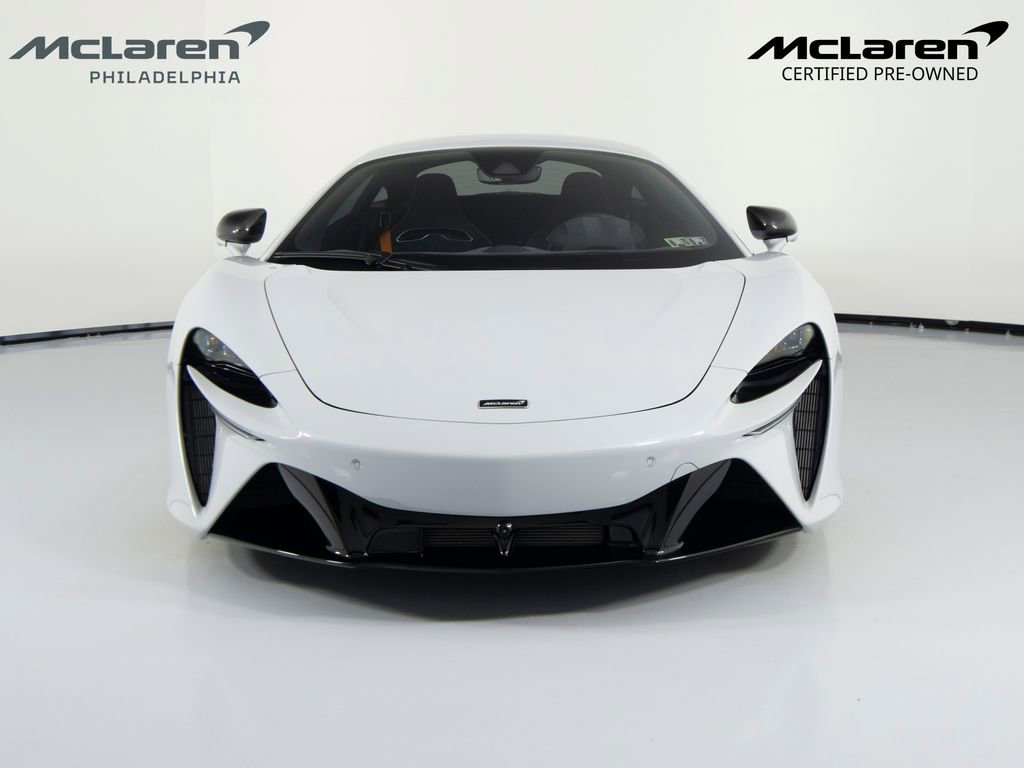 Used 2023 McLaren Artura image 2