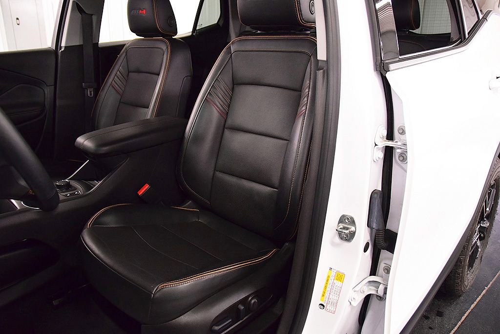 Used 2023 GMC Terrain AT4 w/ LPO, Floor Liner Package AWD/4WD image 27