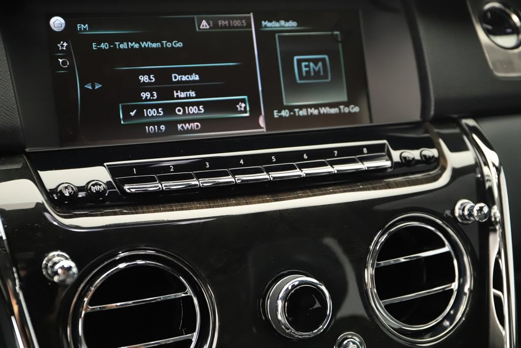 Used 2024 Rolls-Royce Cullinan w/ Cullinan Package AWD/4WD image 28