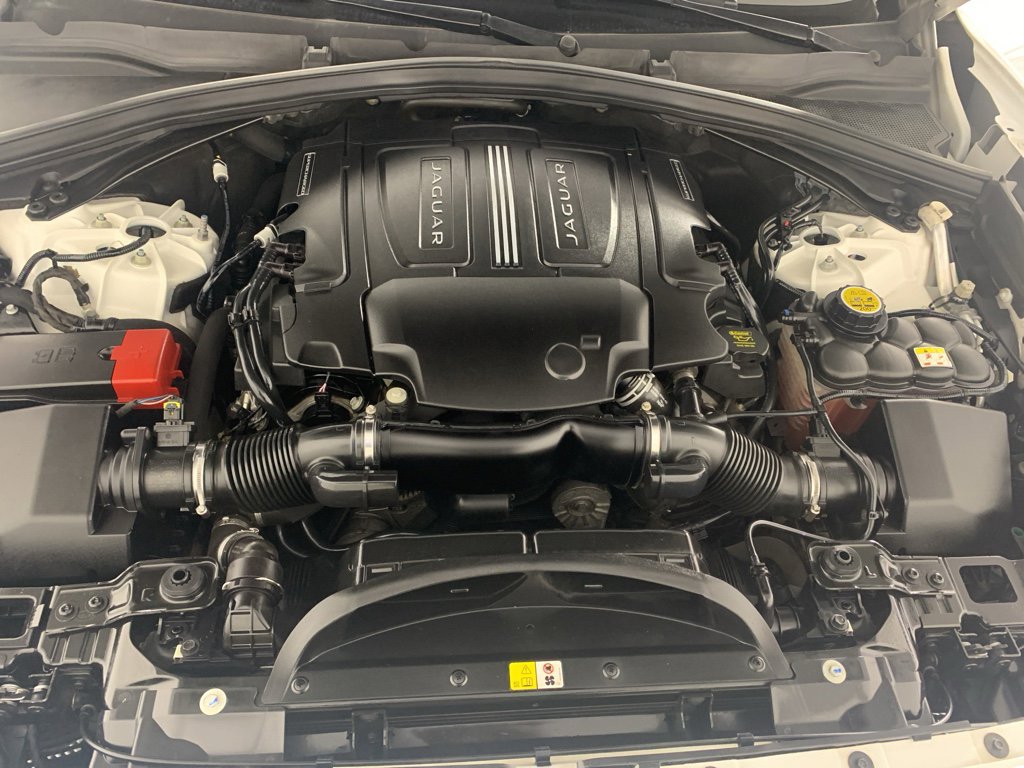 Used 2017 Jaguar F-PACE S AWD/4WD image 11