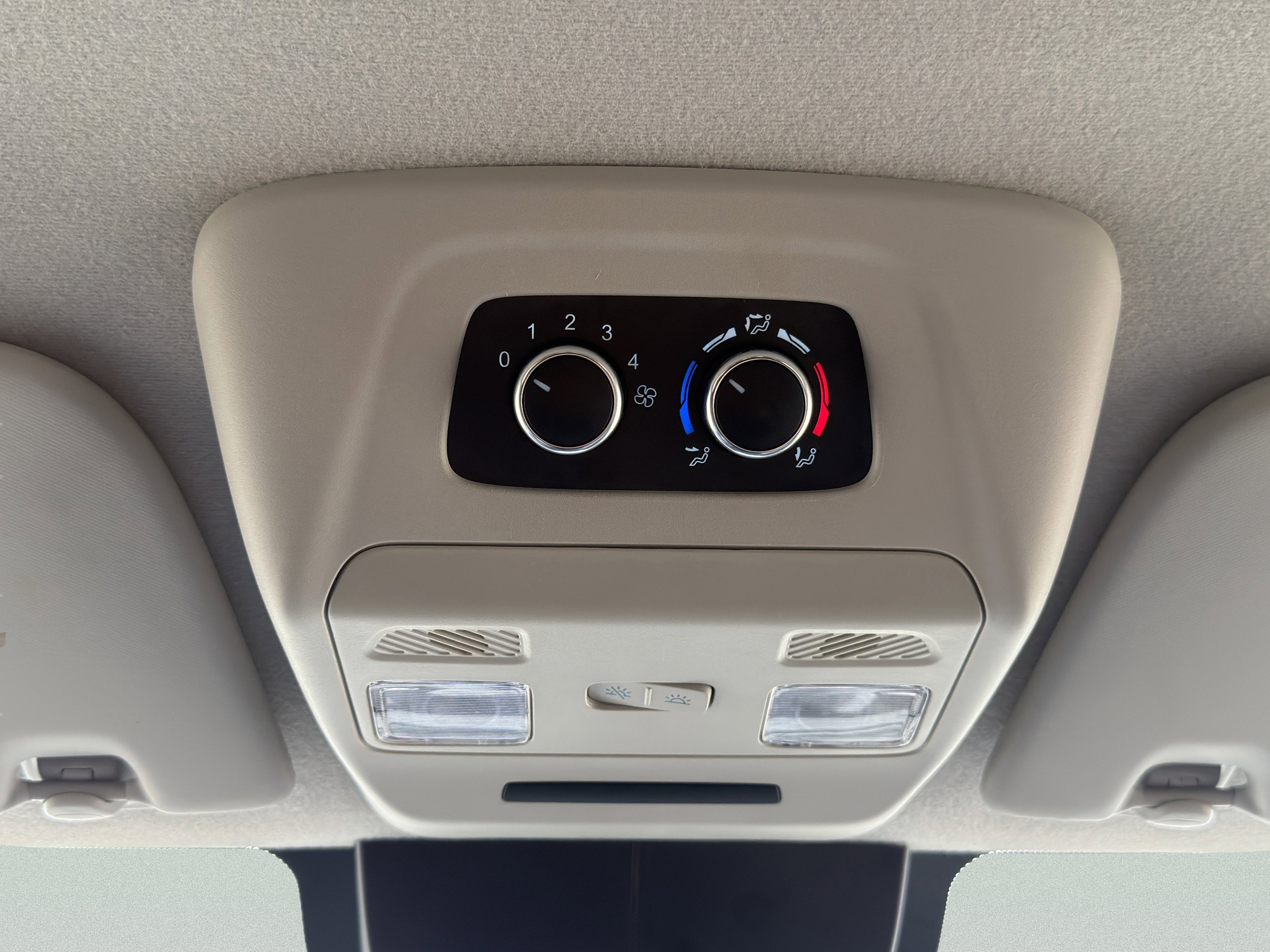 Used 2023 Ford Transit 350 XLT image 57