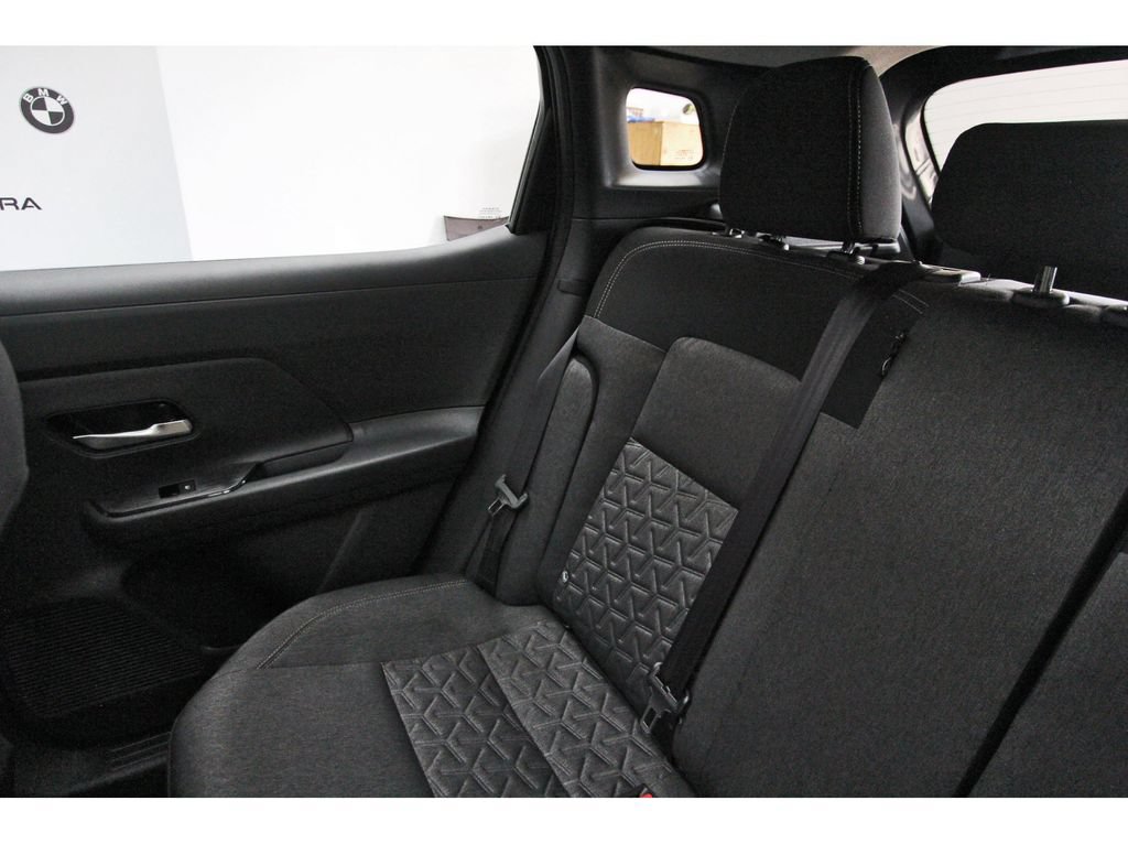 Used 2026 Nissan Kicks SV w/ SV Premium Package FWD image 11