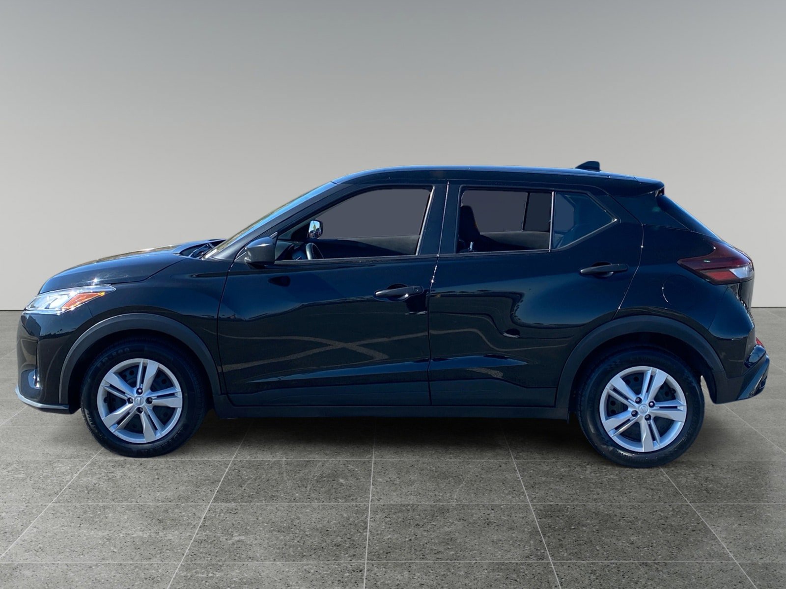 Used 2024 Nissan Kicks S FWD image 2