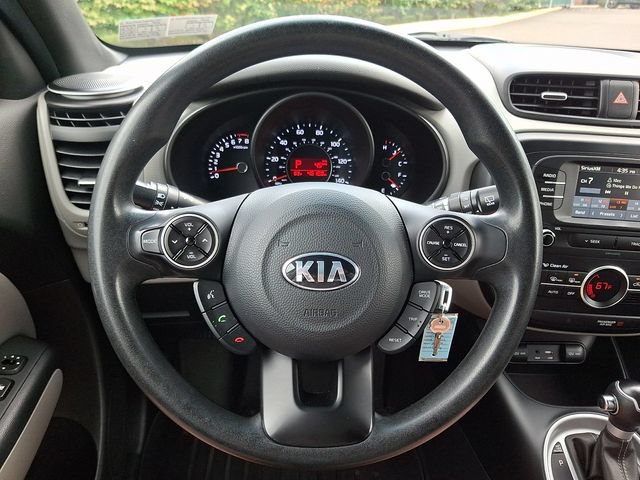 Used 2017 Kia Soul + FWD image 19