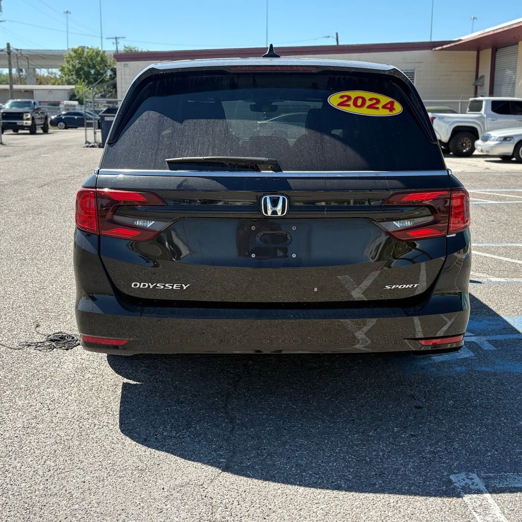 Used 2024 Honda Odyssey Sport image 4