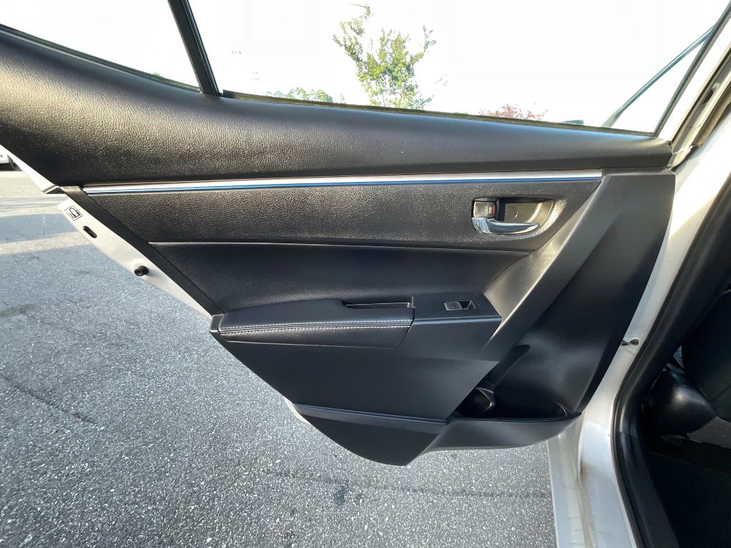 Used 2015 Toyota Corolla S FWD image 19