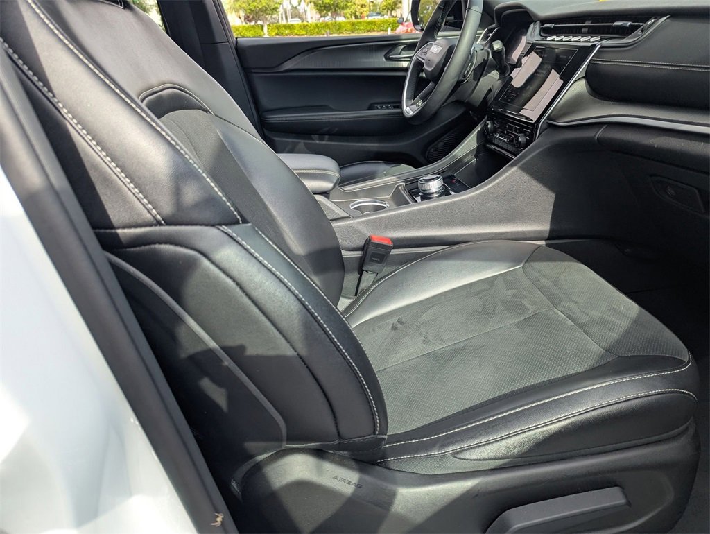 Used 2024 Jeep Grand Cherokee L Laredo image 28