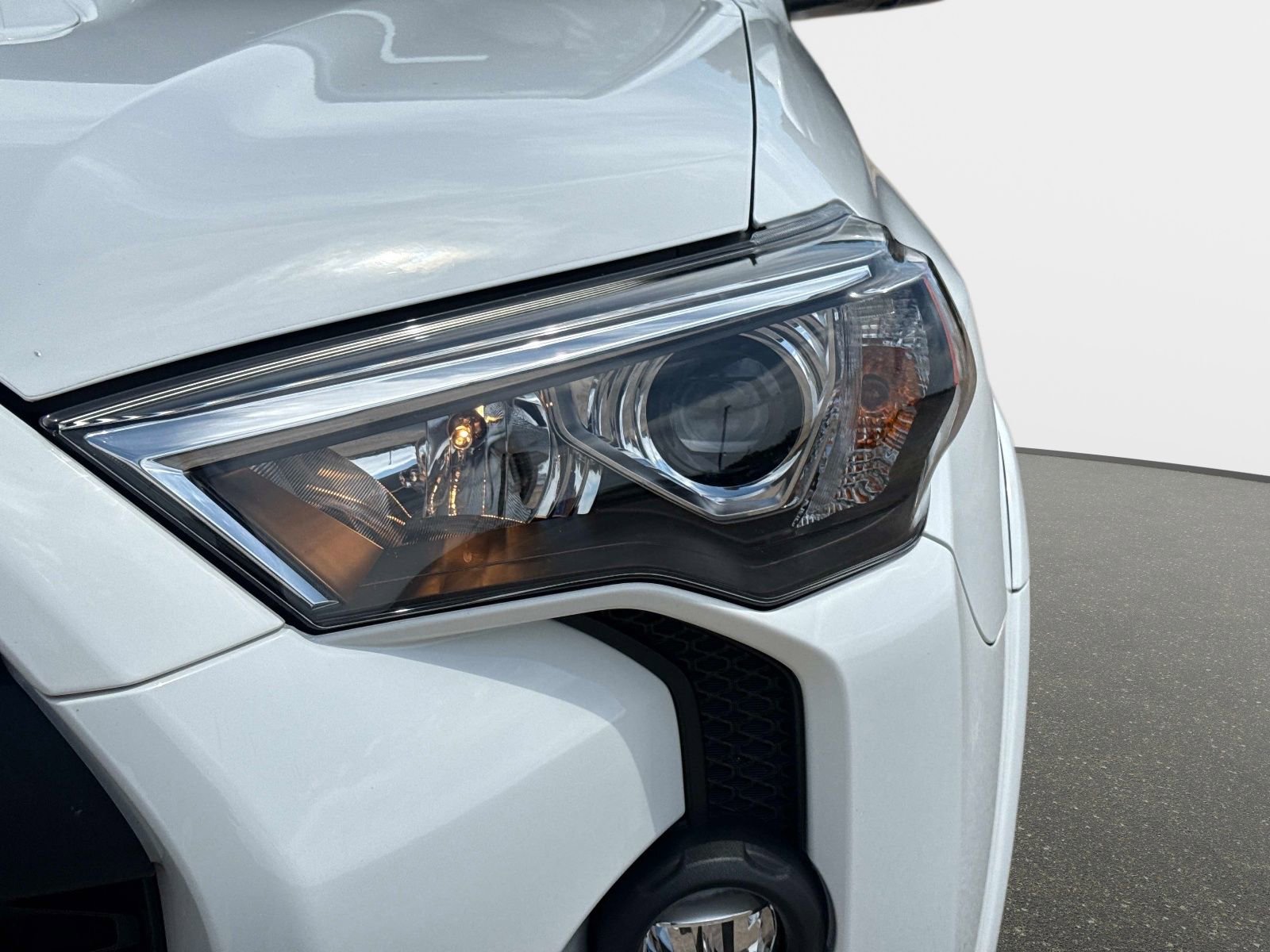 Used 2023 Toyota 4Runner TRD Off-Road Premium w/ Moonroof Package AWD/4WD image 9