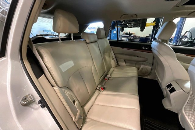 Used 2014 Subaru Outback 2.5i Limited w/ Moonroof Package AWD/4WD image 27