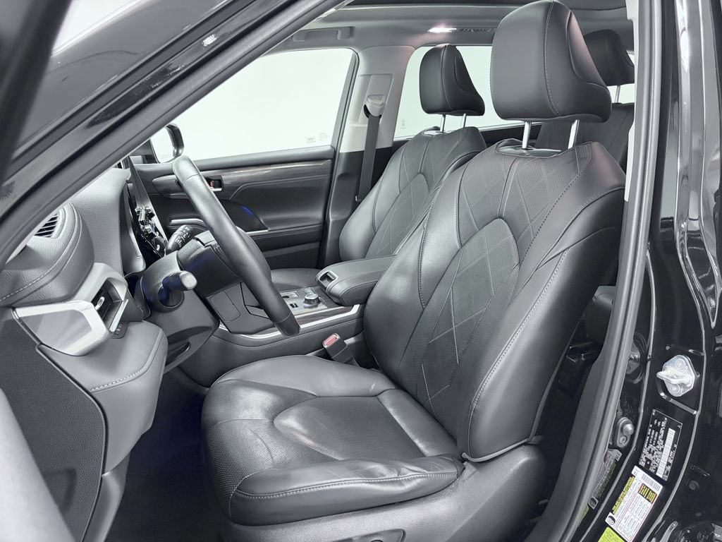 Used 2020 Toyota Highlander Platinum AWD/4WD image 14