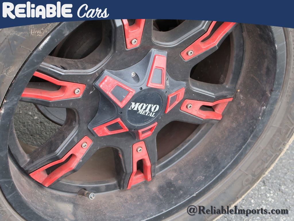 Used 2015 Jeep Wrangler Unlimited Rubicon w/ Connectivity Group image 24