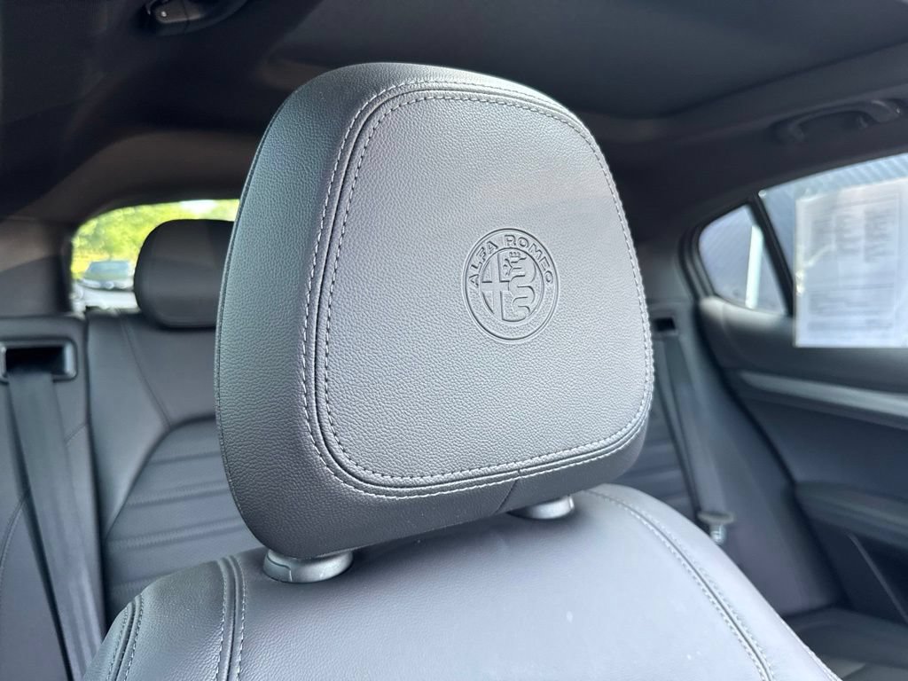 Used 2023 Alfa Romeo Stelvio Veloce AWD/4WD image 70