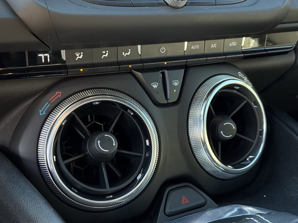 Used 2020 Chevrolet Camaro LT w/ Technology Package image 23