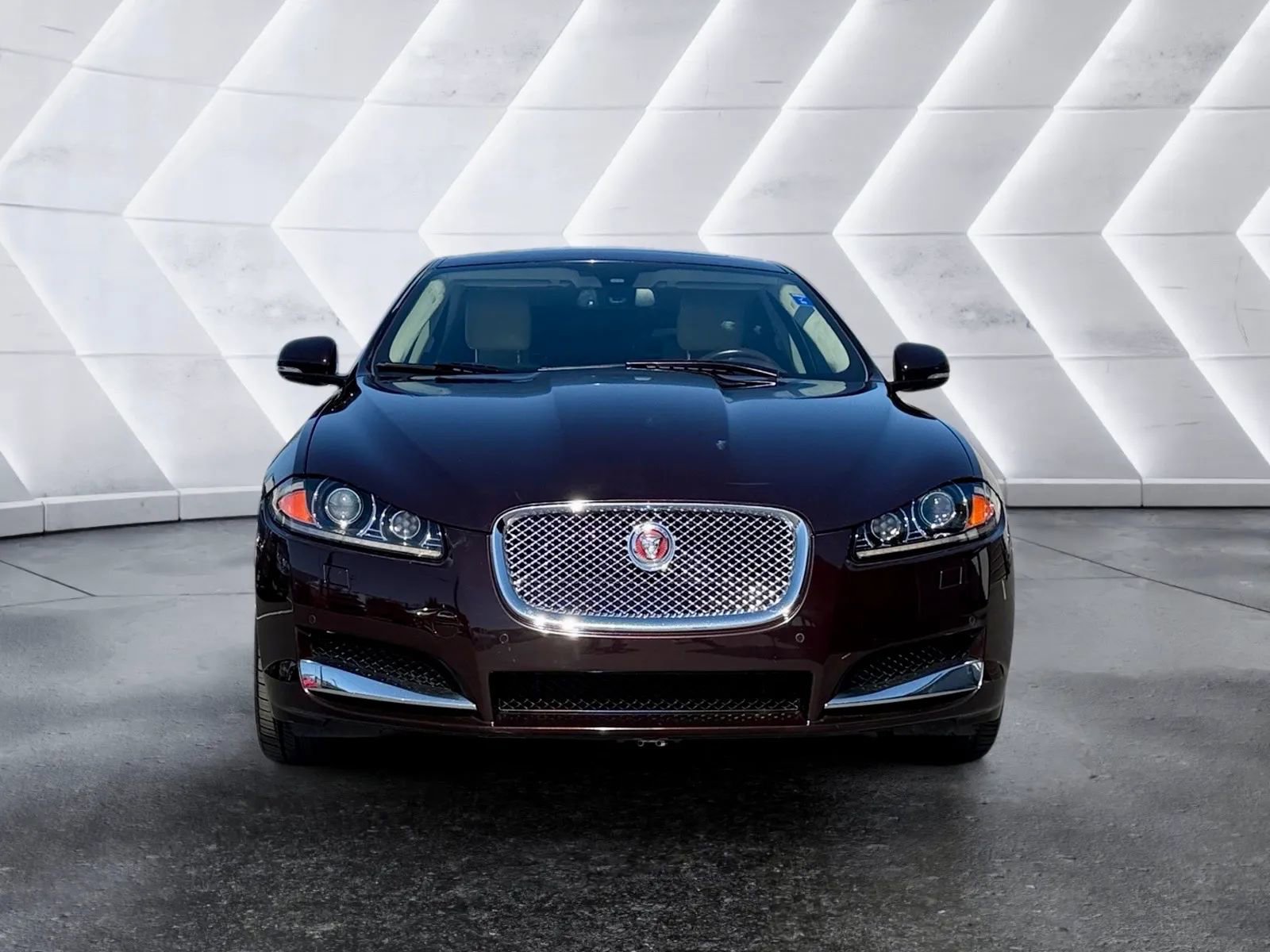 Used 2015 Jaguar XF Portfolio RWD image 8