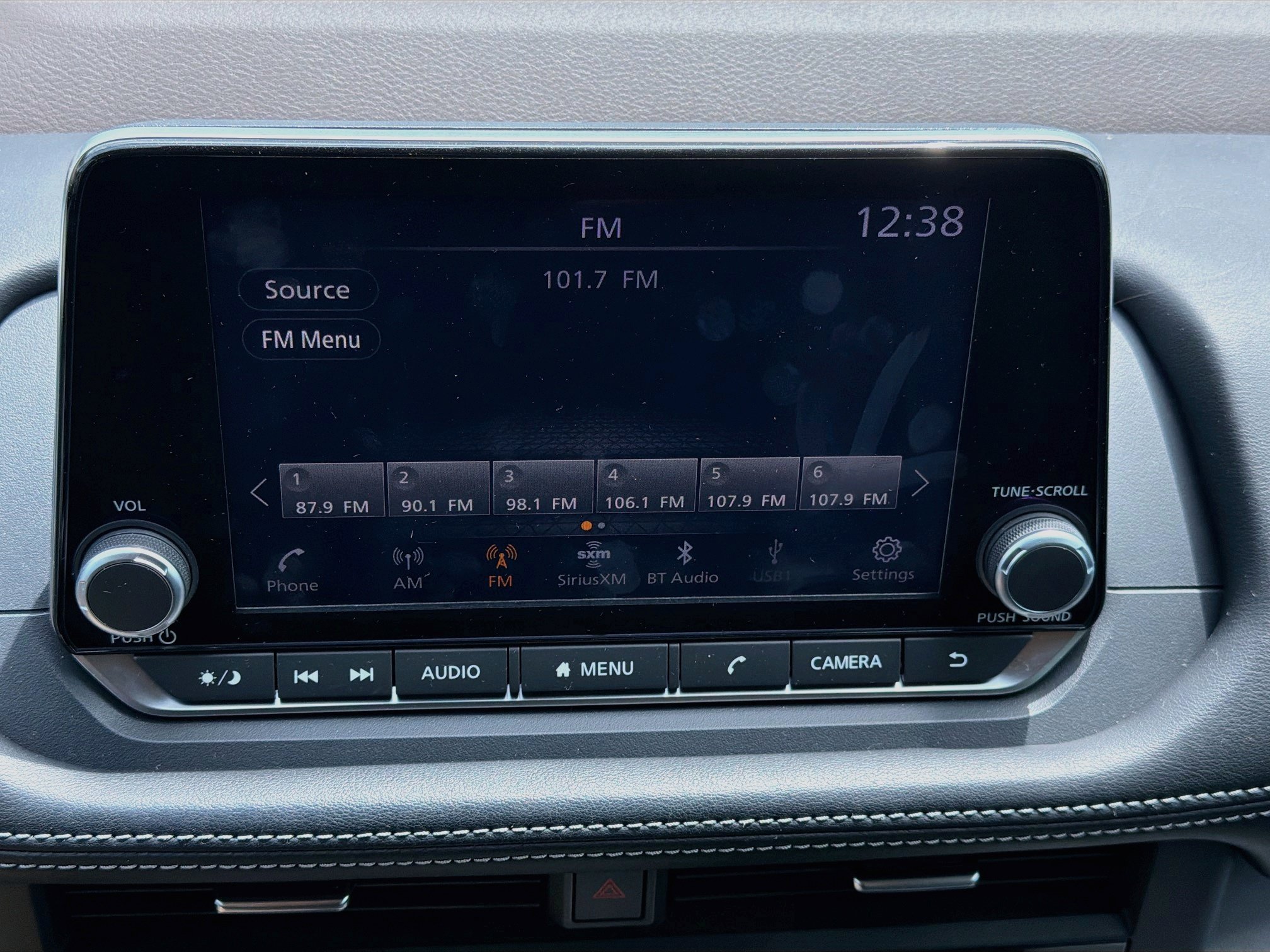 Used 2023 Nissan Rogue SV w/ SV Premium B Package FWD image 32