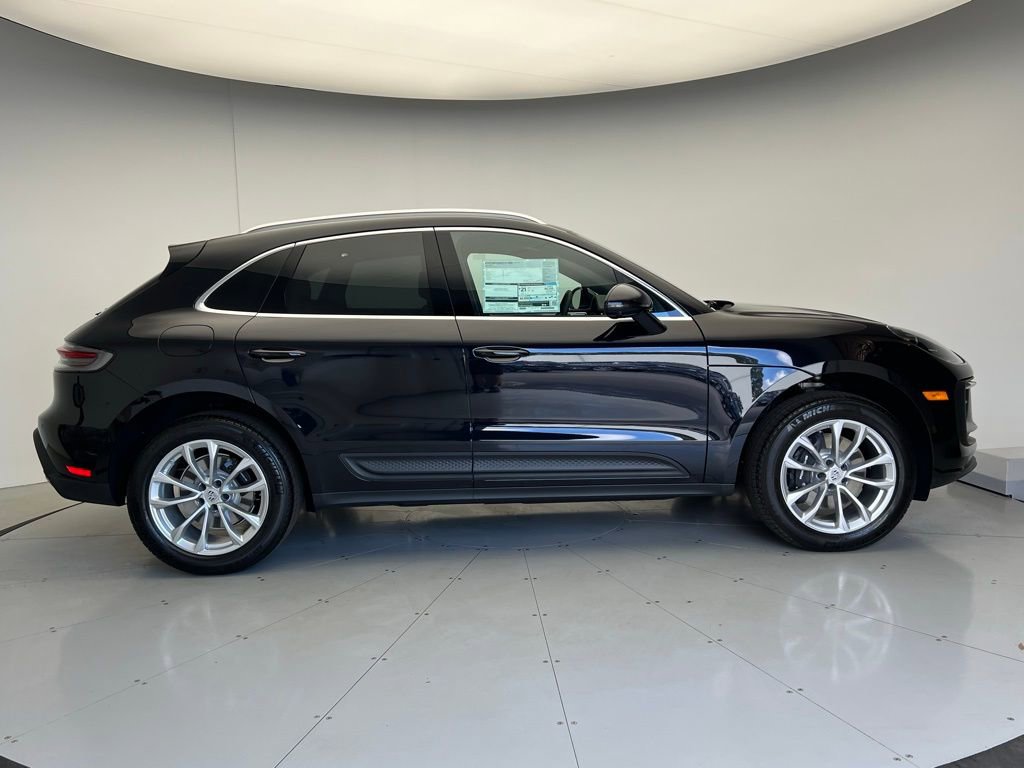 Used 2026 Porsche Macan AWD/4WD image 23