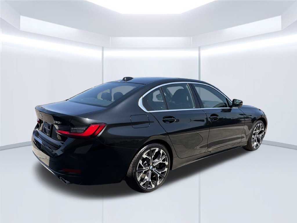 Used 2025 BMW 330i Sedan RWD image 7