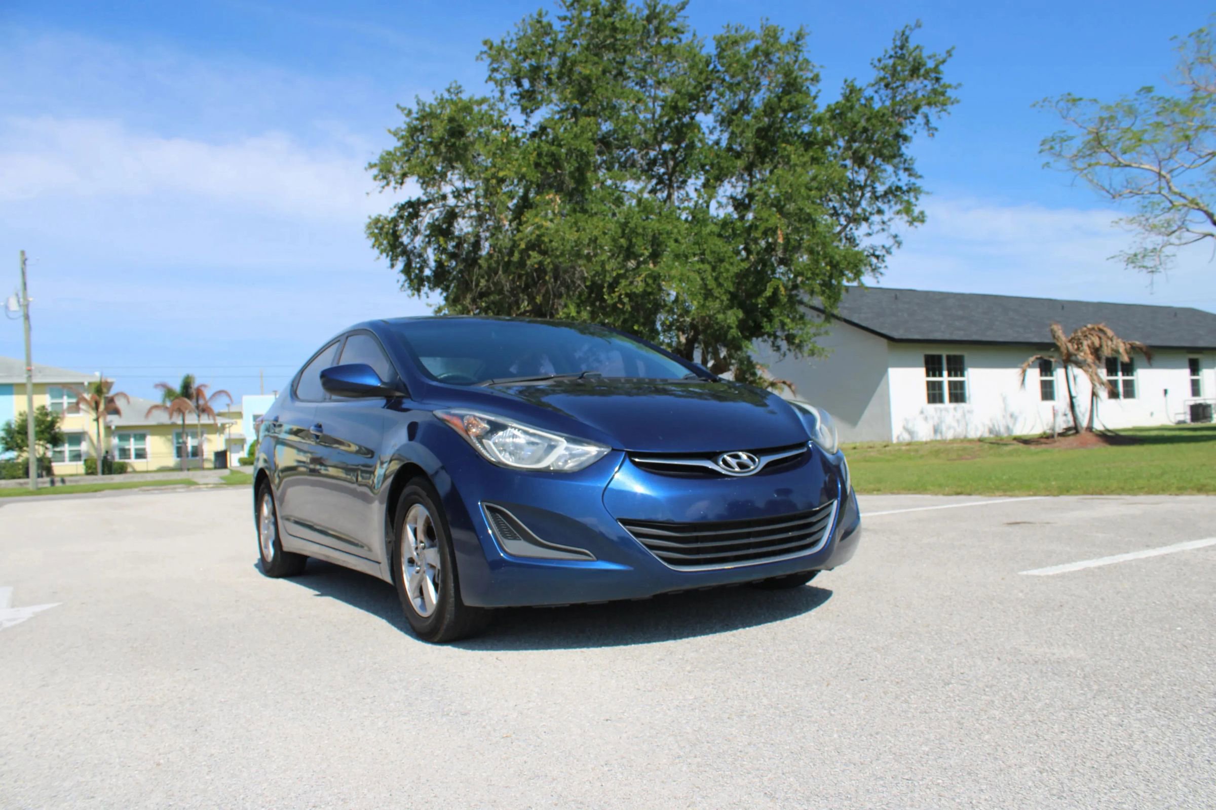 Used 2015 Hyundai Elantra SE FWD image 12