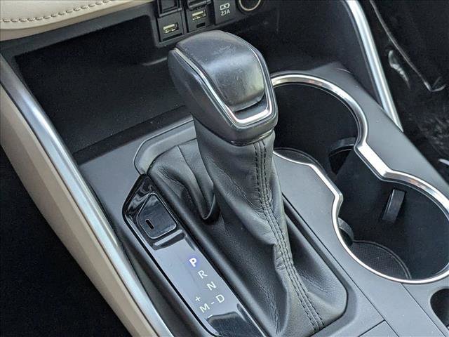 Used 2020 Toyota Highlander XLE image 11