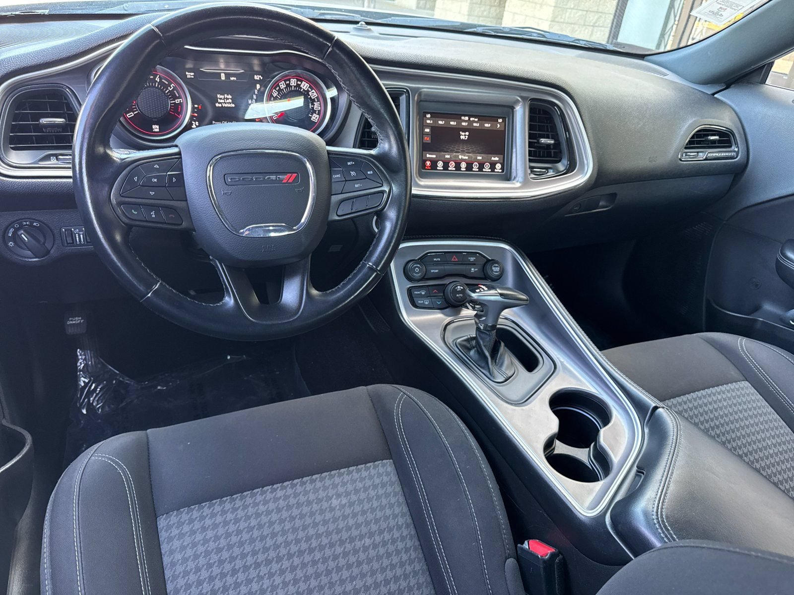 Used 2022 Dodge Challenger SXT RWD image 15
