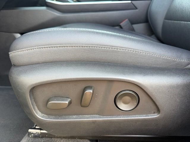 Used 2025 Chevrolet Equinox LT w/ Convenience Package II FWD image 14