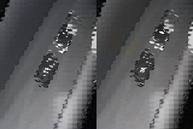 Used 2013 Hyundai Azera Limited w/ Technology Pkg image 20