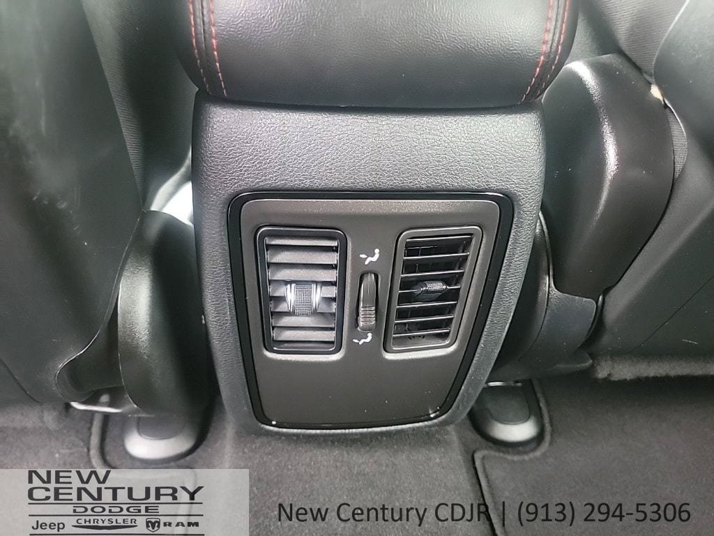 Used 2025 Dodge Durango GT AWD/4WD image 18