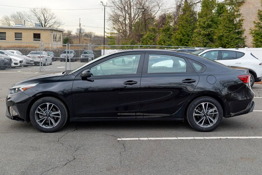 Used 2023 Kia Forte LXS image 4