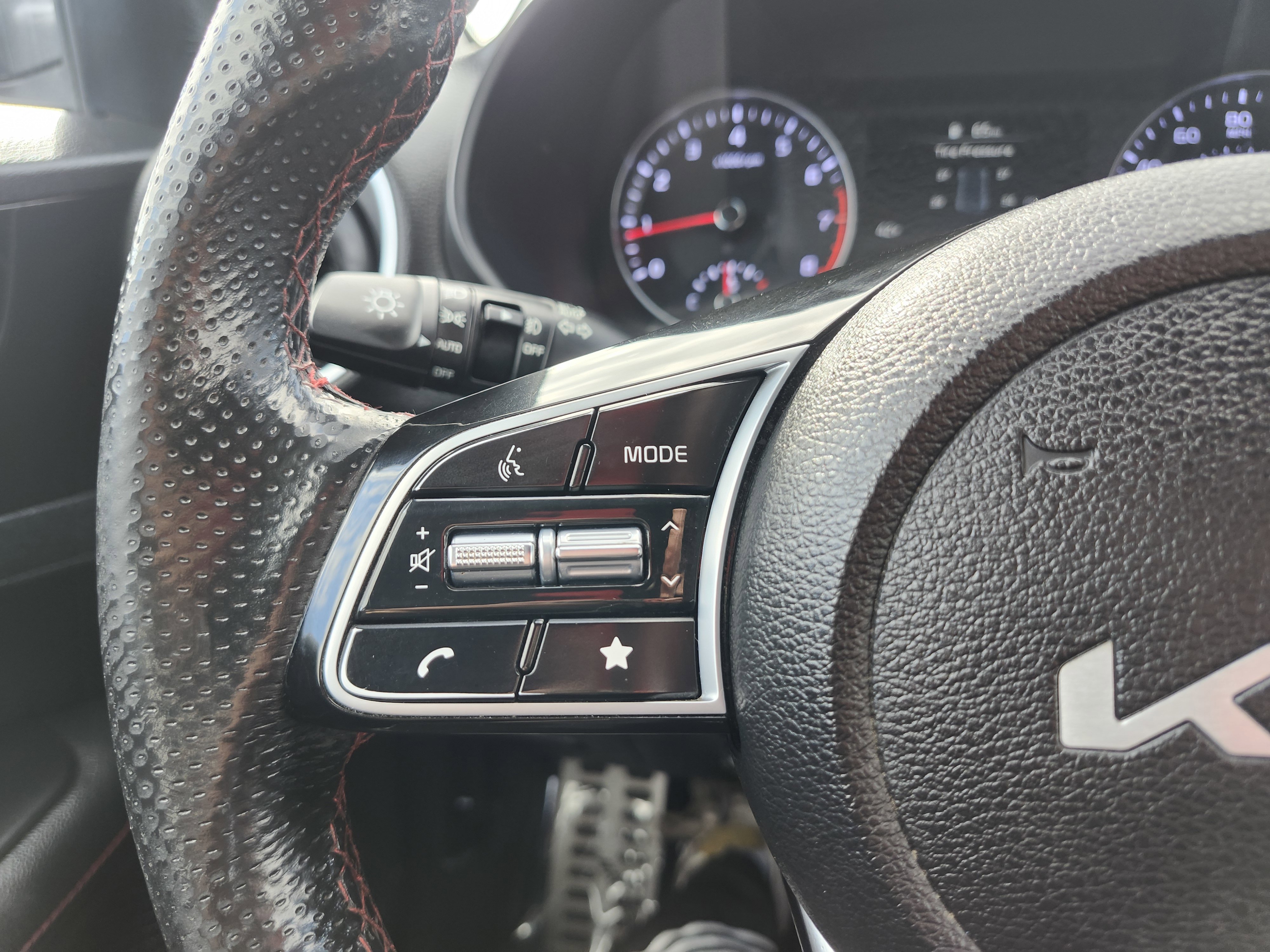 Used 2023 Kia Forte GT image 36