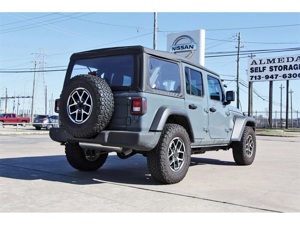 Used 2025 Jeep Wrangler Sport image 4