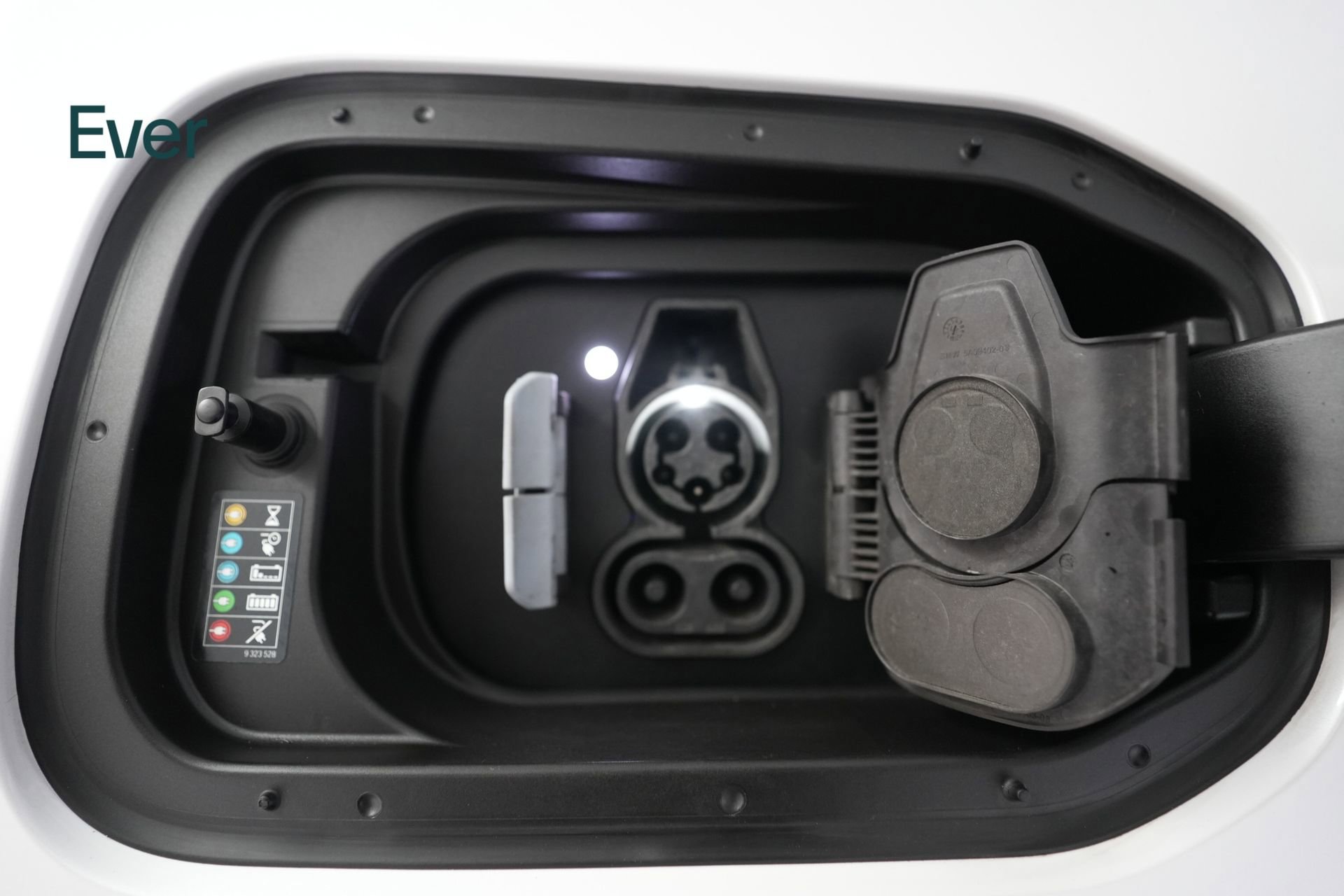 Used 2023 BMW iX xDrive50 w/ Sport Package image 10