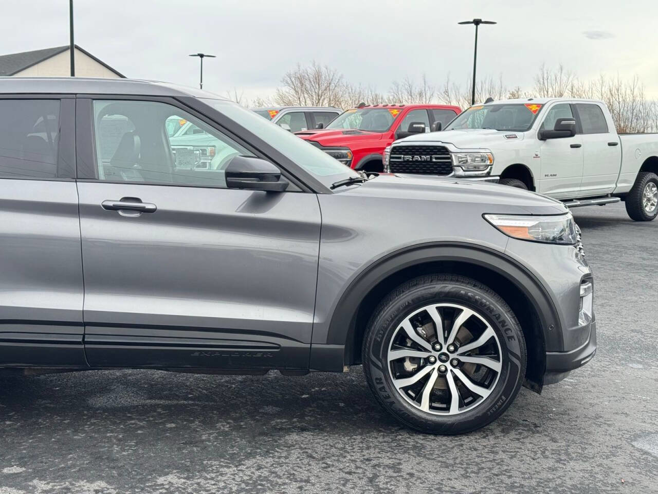 Used 2021 Ford Explorer ST image 3