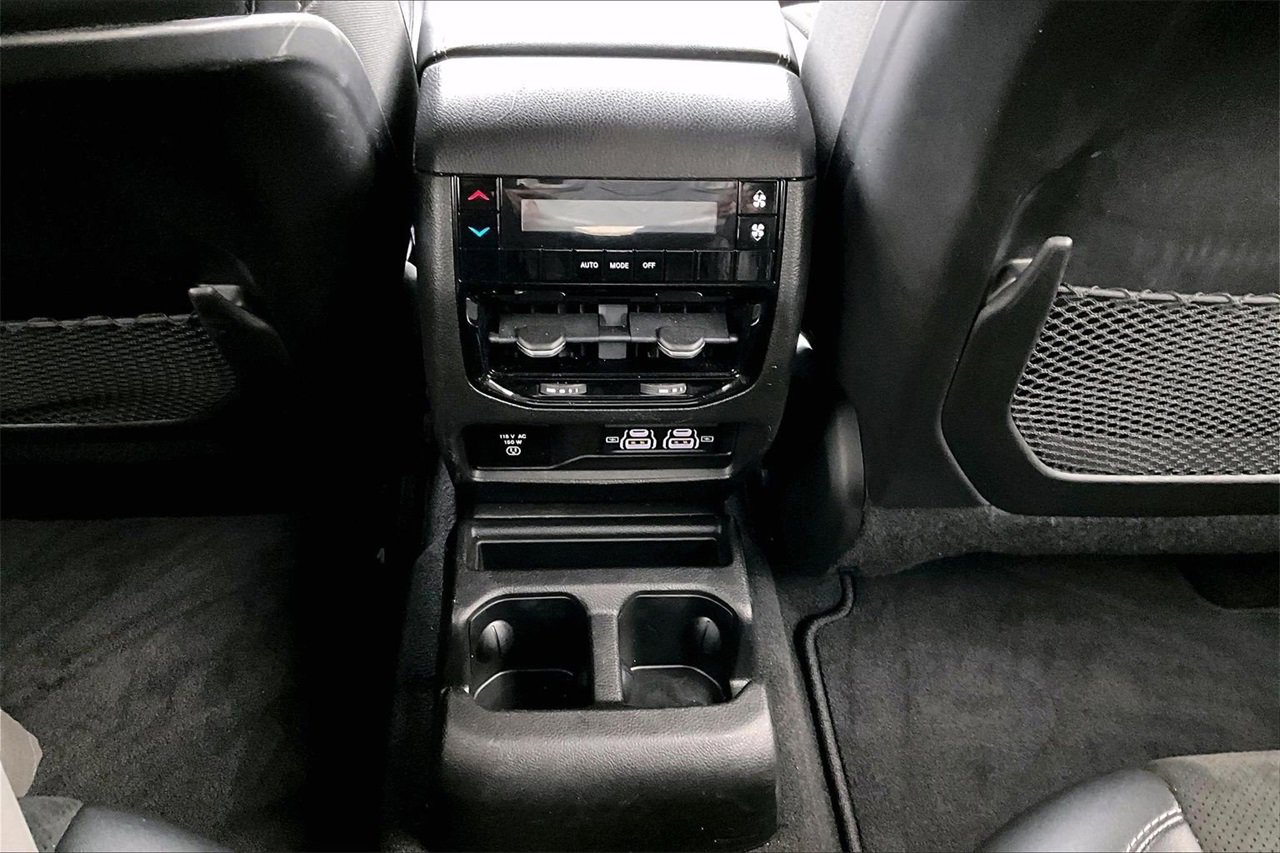 Used 2021 Jeep Grand Cherokee L Laredo image 15