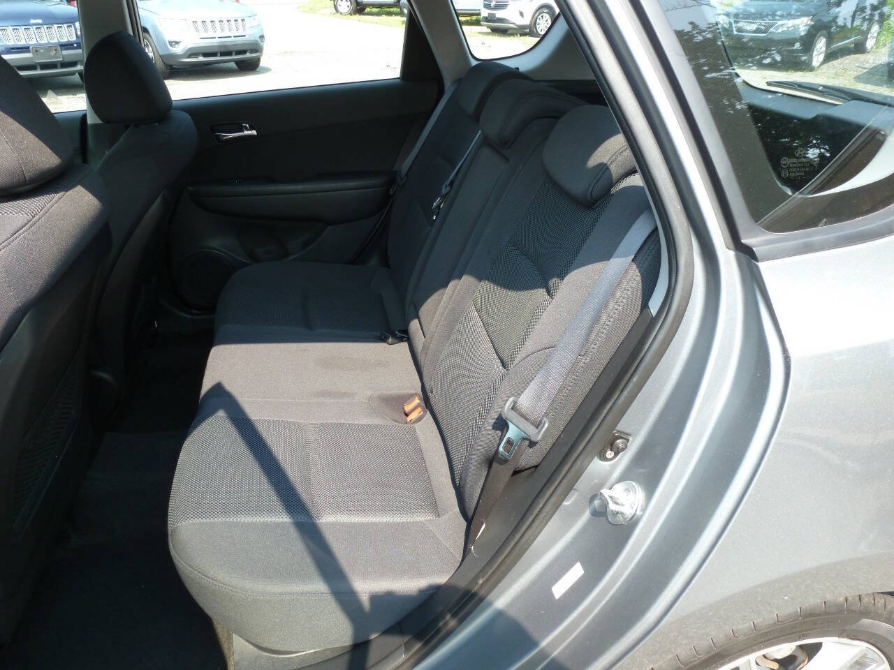 Used 2010 Hyundai Elantra SE FWD image 26