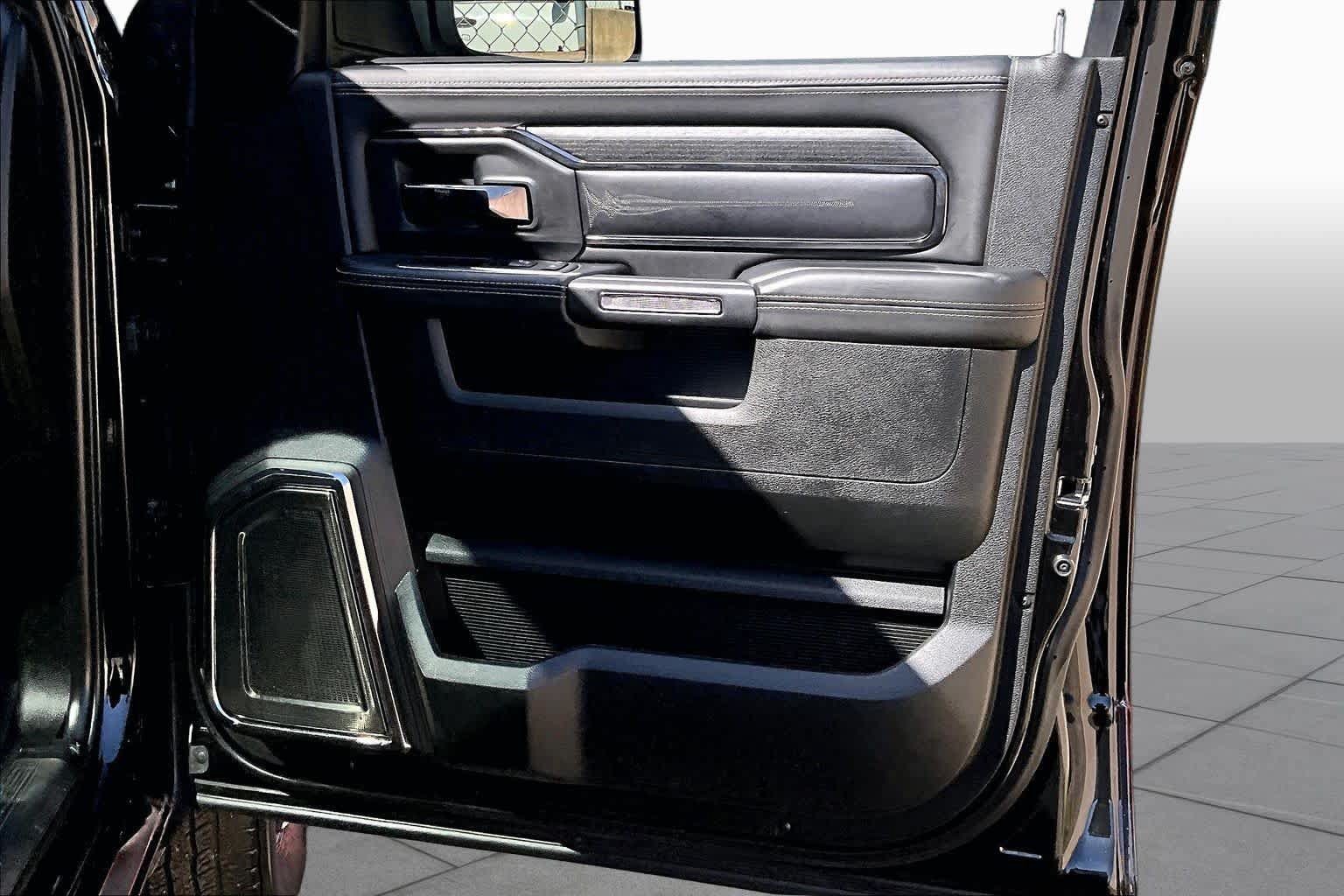 Used 2022 RAM 3500 Limited AWD/4WD image 23
