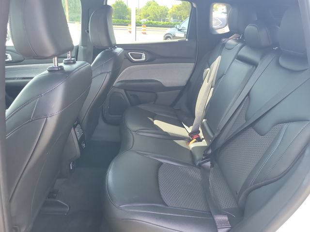 Used 2025 Jeep Compass Latitude AWD/4WD image 10