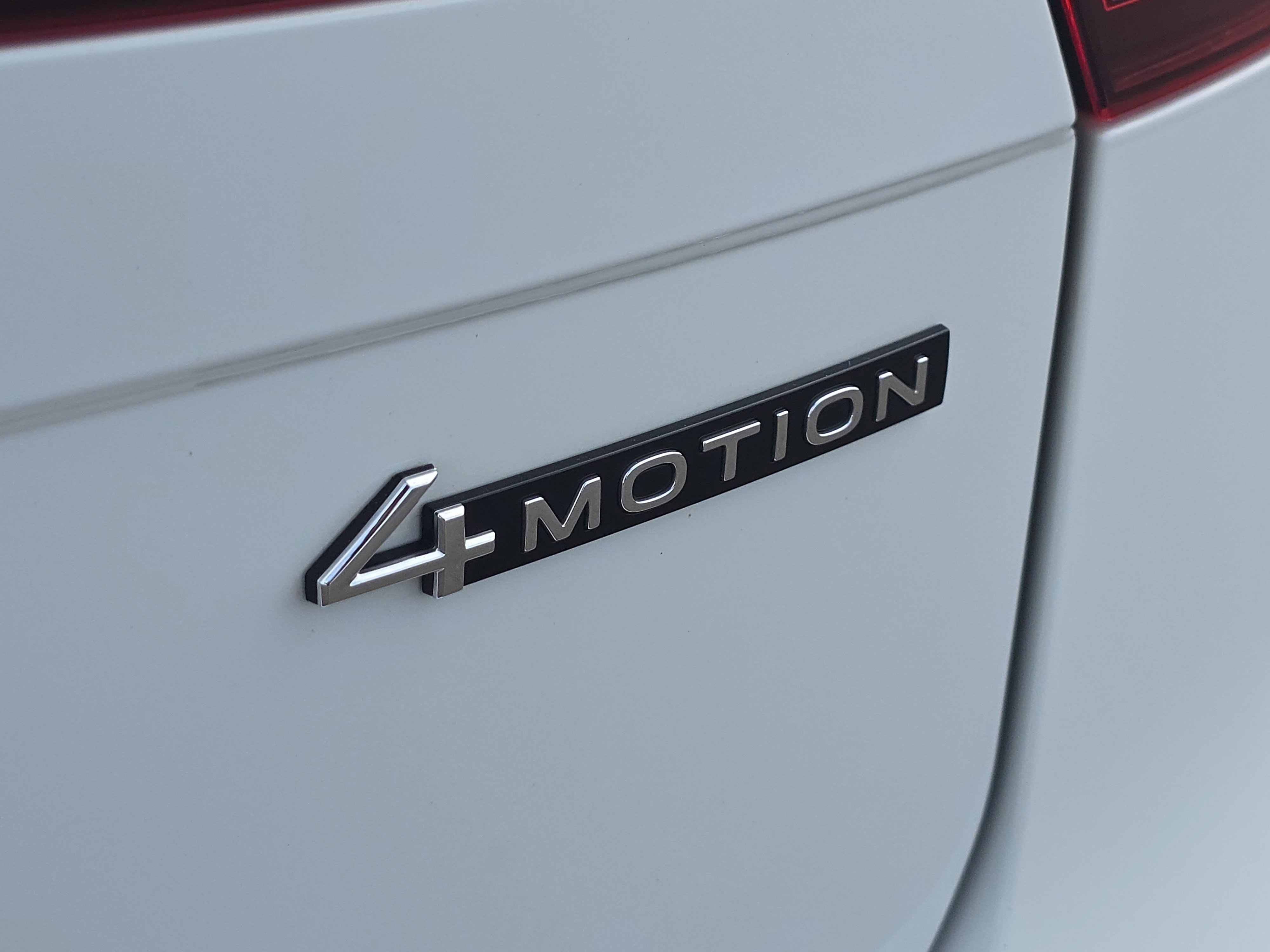 Used 2022 Volkswagen Tiguan SE image 10