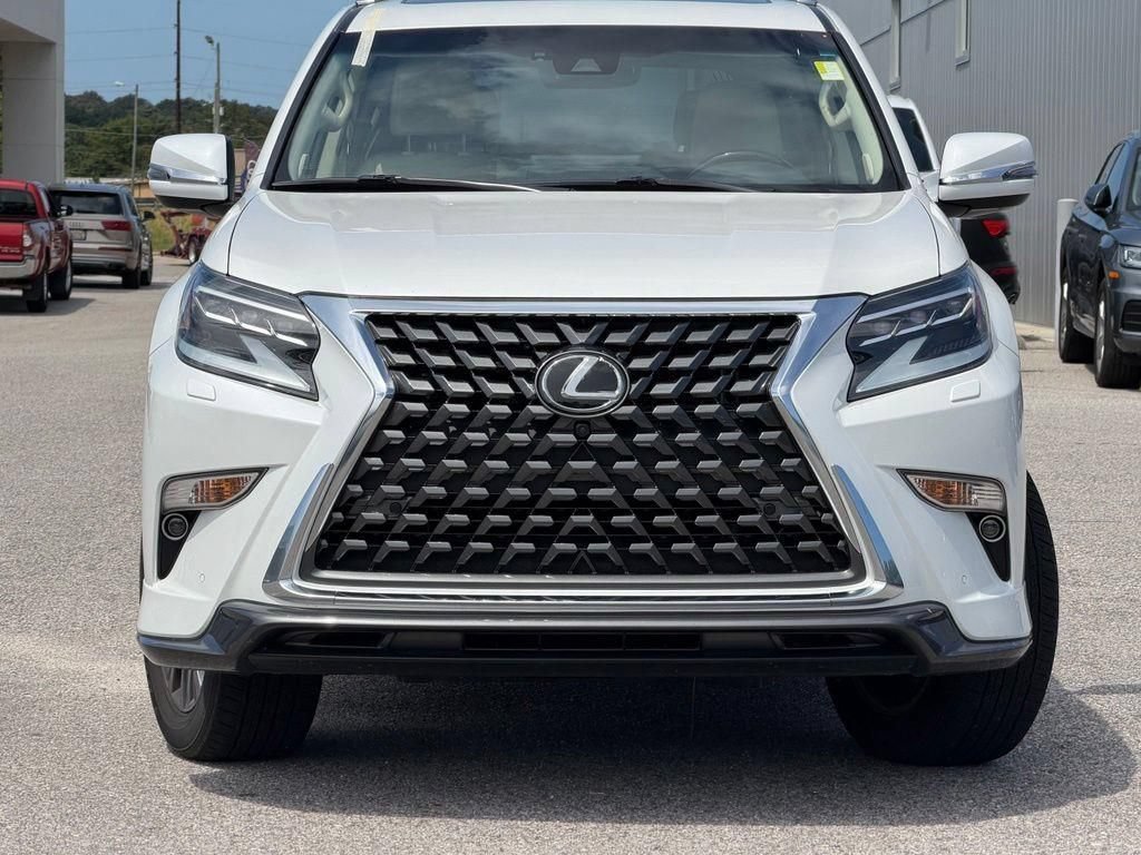 Used 2022 Lexus GX 460 Luxury w/ Sport Design Package AWD/4WD image 2