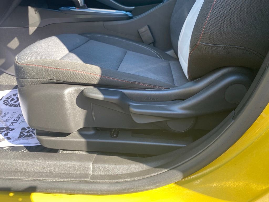 Used 2025 Chevrolet Trax RS FWD image 18