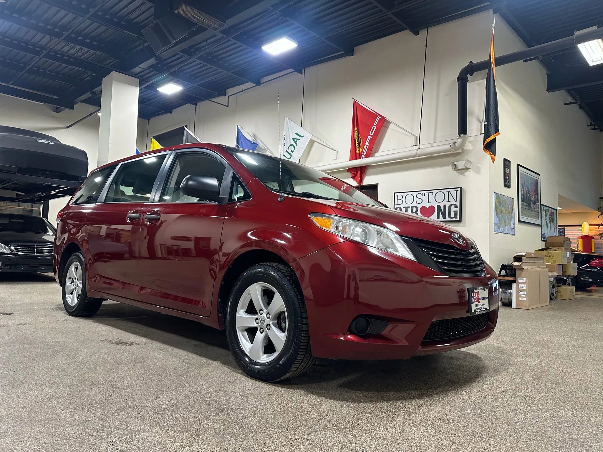 Used 2012 Toyota Sienna FWD image 6