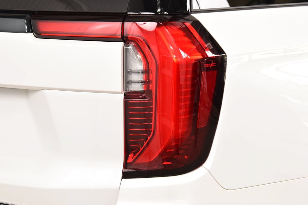 Used 2025 GMC Yukon XL Denali Ultimate w/ LPO, Floor Liner Package AWD/4WD image 21