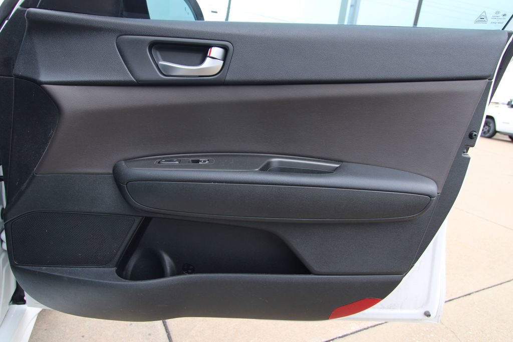 Used 2020 Kia Optima LX image 36