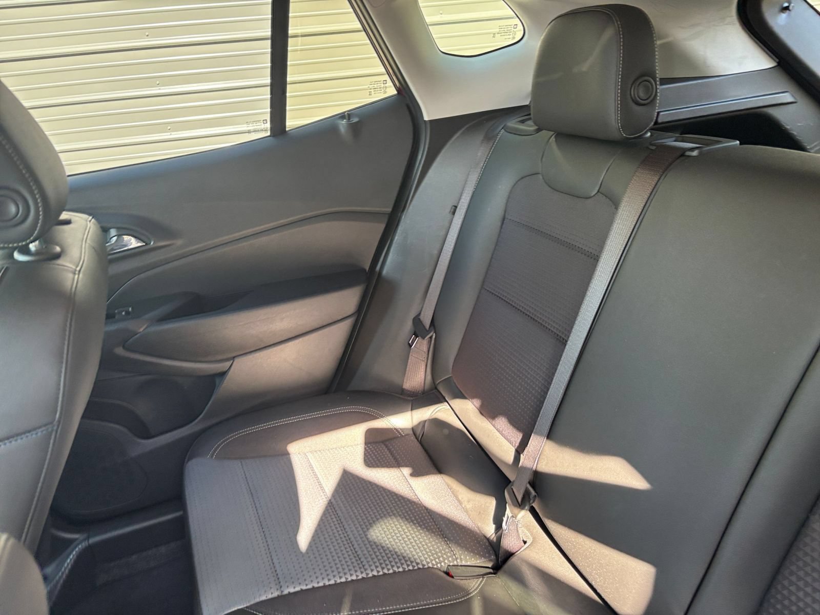 Used 2025 Chevrolet Trax LT FWD image 29