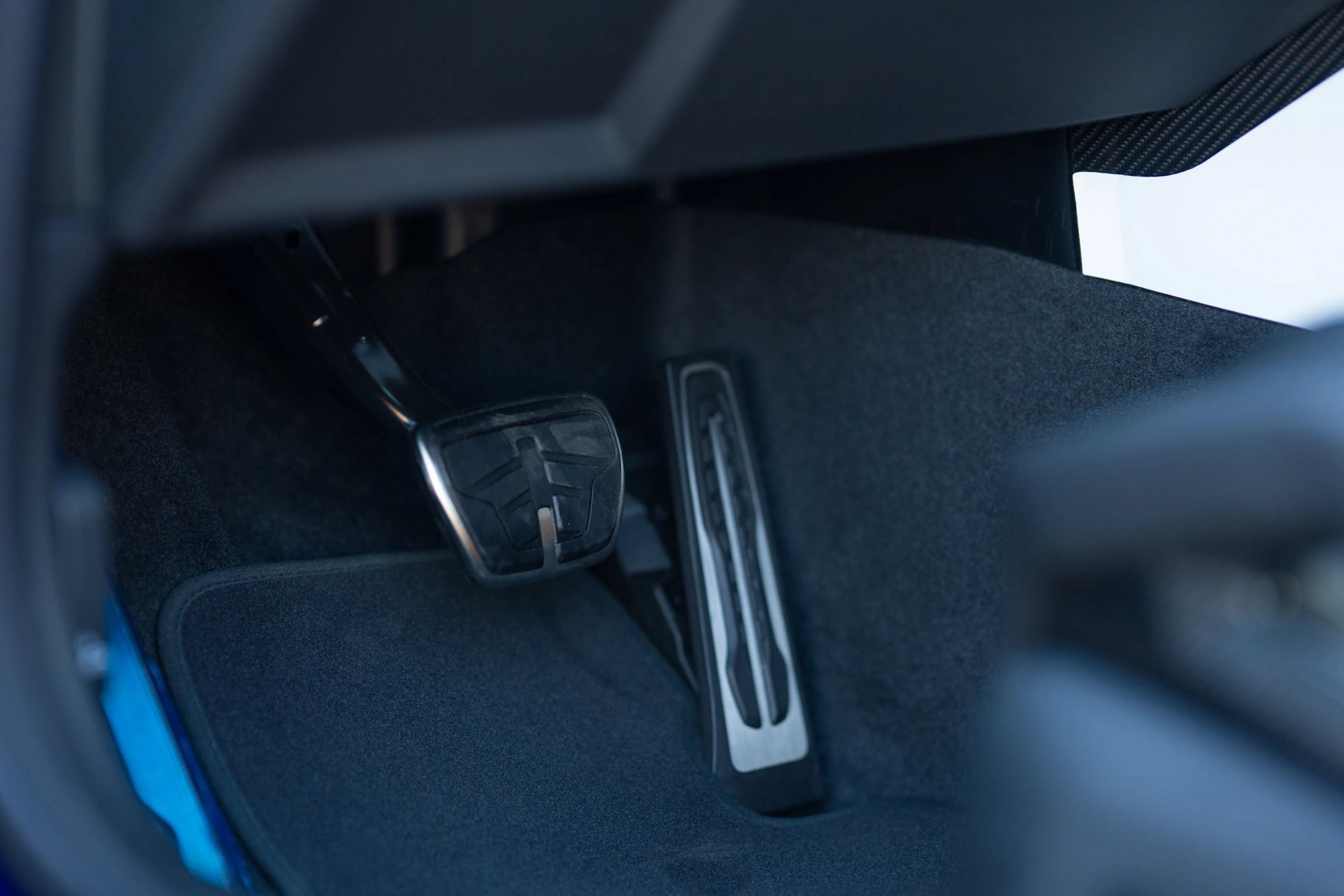Used 2026 BMW M2 CS RWD image 40