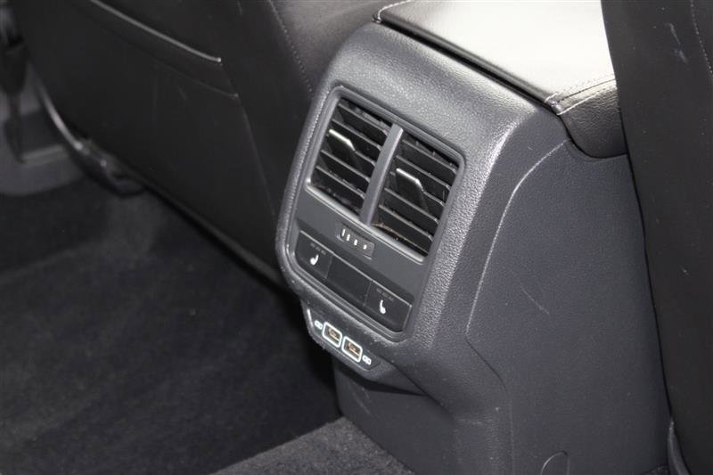 Used 2020 Volkswagen Passat 2.0T SEL image 17